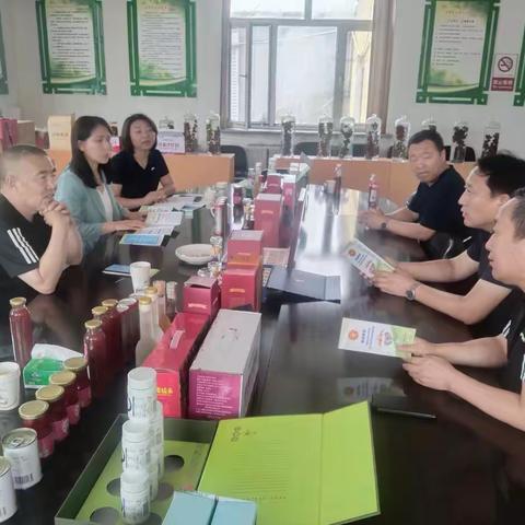 科右中旗总工会深入基层开展医疗互助宣传活动