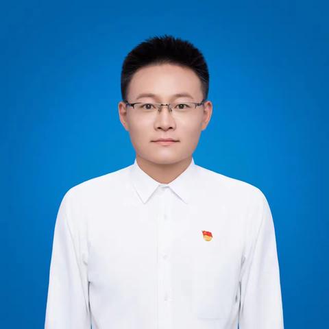 初心如磐担多责 匠心筑梦绽芳华————记沭阳县扎下初级中学党员教师曹杰