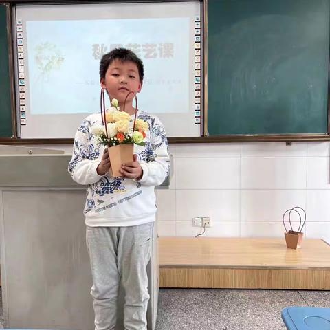 四（5）班裴国航插花一课