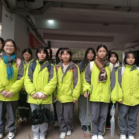 【高一（3）班】“垃圾不落地，学校更美丽”