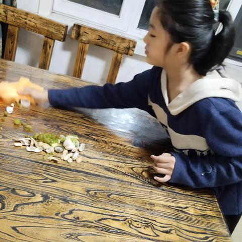 喜迎双节，我立志做一个能独立生活的小学生。华龙区实验小学四年级赵淑晗