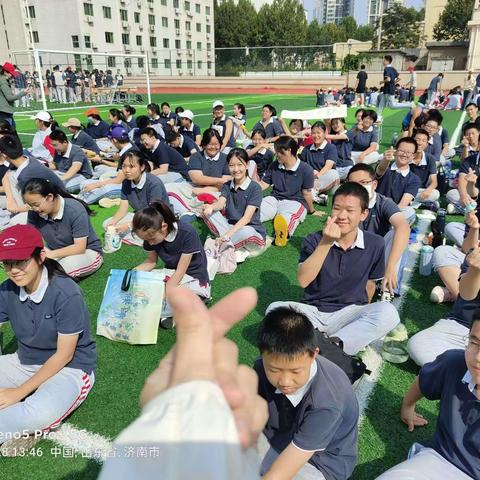 年少露风华，运动展风采                        ——济南燕山中学秋季运动会