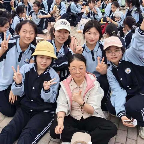 濮阳市第一高级中学高二207班远足活动