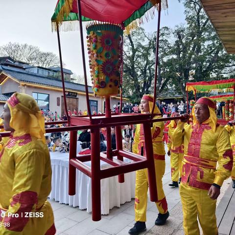 西昌川兴大蜡会年初一 巡游大石板古村组图