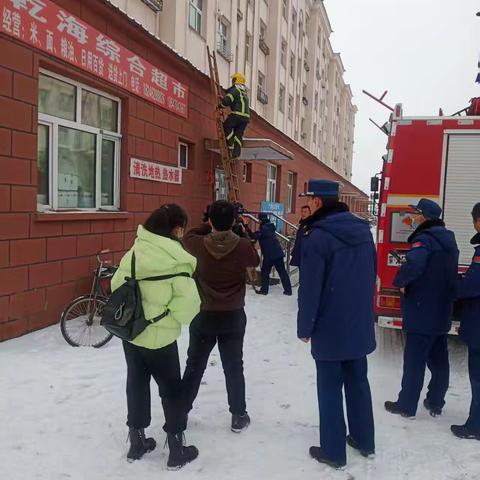 严守消防通道，筑牢生命防线 ‍ ———物业在行动