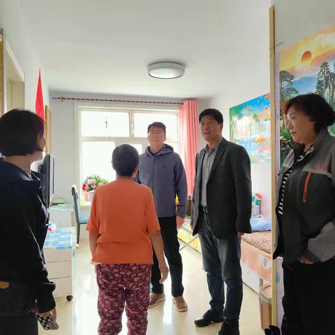 月满中秋情更浓，三方联动暖民心——森峰物业中秋慰问困难户