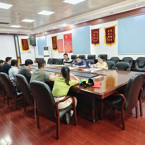 江汉区召开既有建筑装饰装修过程中涉及违法建设的案例分析及培训会