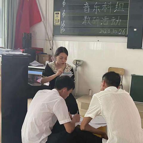 “德容天地，情系桑梓。”鹏诚学校音乐科组“师德五分钟”学习活动