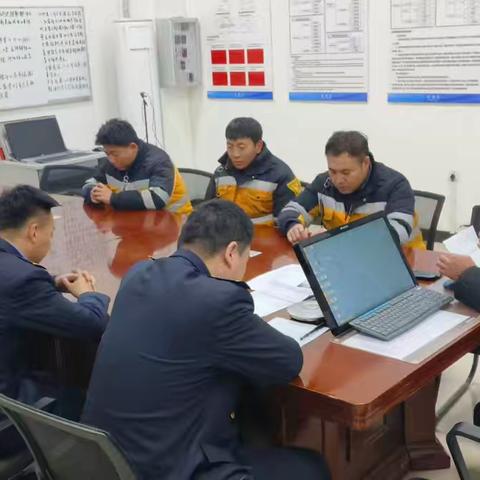 全会精神指航向 青春激荡谱新篇