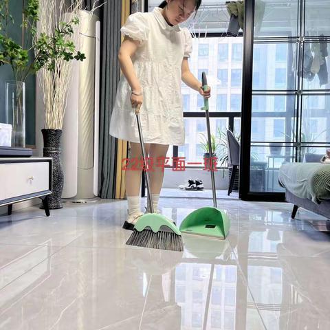 五一劳动节，我爱劳动，让我家一尘不染，22级平面一班