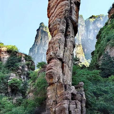 周三48元辉县天柱沟野线穿越齐王寨挂壁公路摘山楂柿子