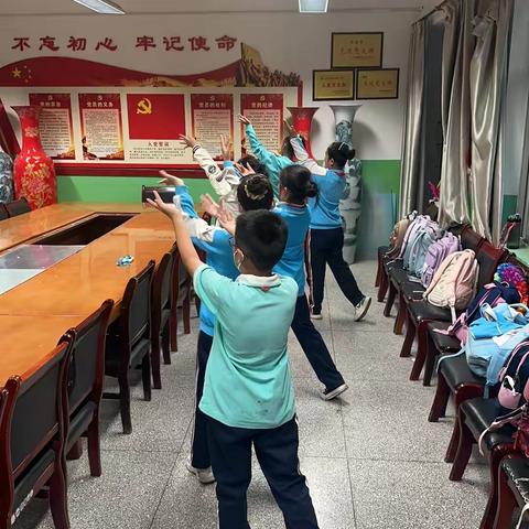 舞动因你而美丽 ——羊村庙小学舞蹈社团总结
