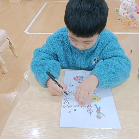 爱上幼儿园，快乐每一天