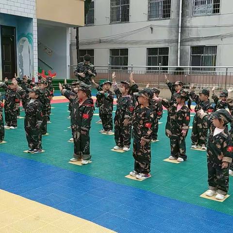 童心系国防共筑强军梦