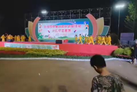 贺我校武术表演队在永州市首届花卉苗木博览会演出获得广泛赞誉