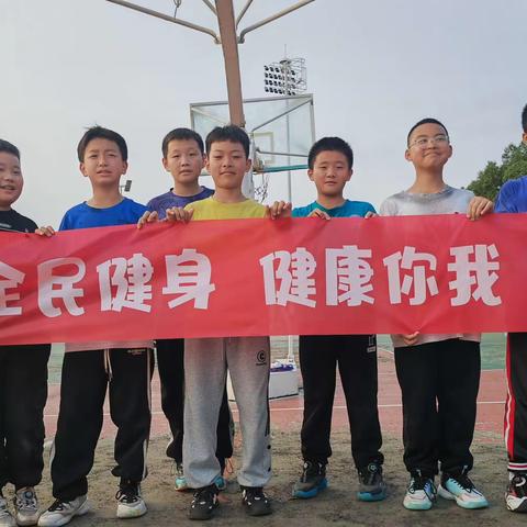 他们追随的光，是五星的光，是祖国光。