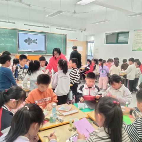 李店小学低年级手工活动课