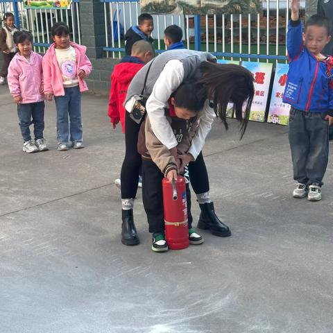 麻埠镇中心幼儿园幼儿园消防演练