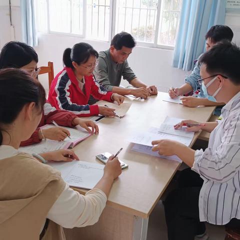 “促进教师交流  分享教学经验  增强团队协作” ——记约场中学理化生科组2023年12月教学教研会议