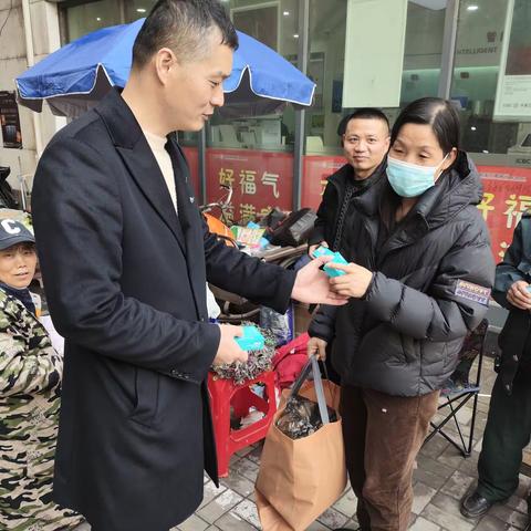 乳泉支行“情暖朝夕”志愿服务