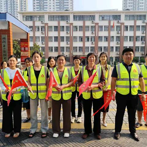 2019级3班爱心护学，助力平安校园