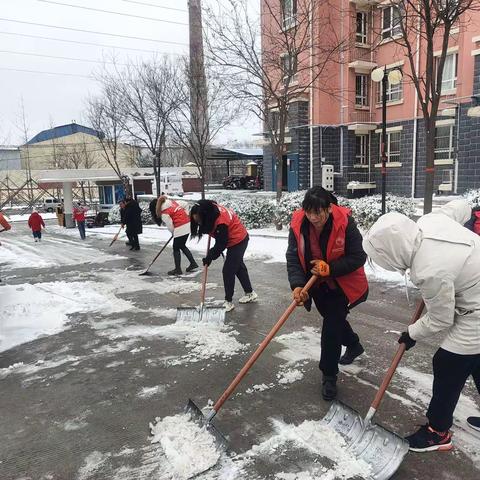 【锦水街道锦祥园社区】：服务进社区  扫雪铲冰  情暖家园