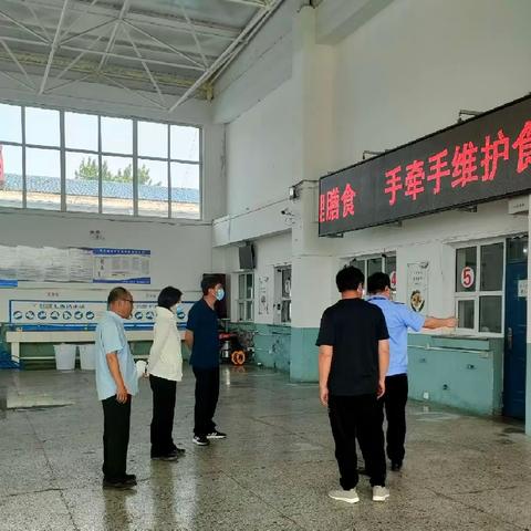 安全检查，落到“食”处——教育局联合市场监督管理局对我校食堂进行食品安全专项检查