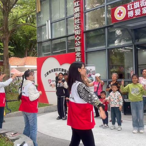 “大手拉小手一起学急救”           心肺复苏+AED公益体验活动