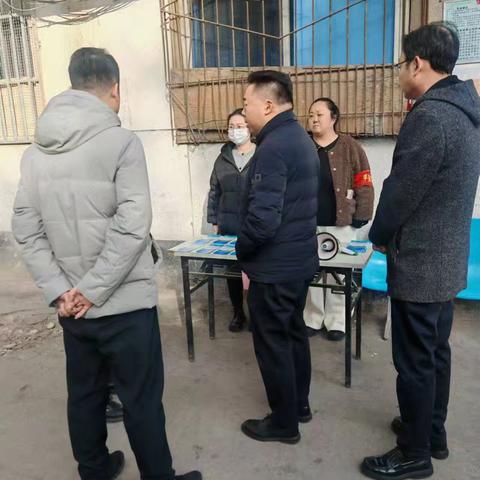 碑林区医保局督导文艺路街道文北二社区城乡居民医保征缴工作