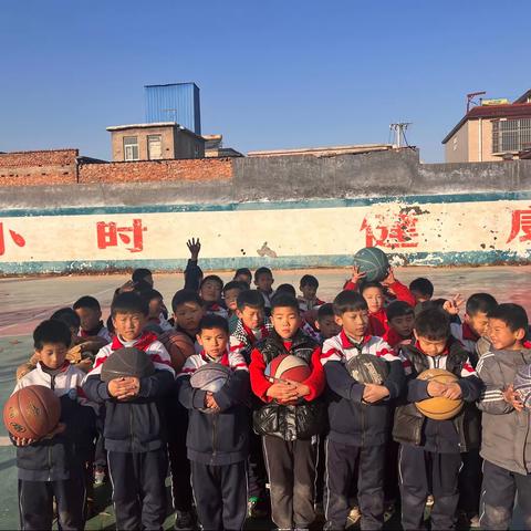 洪河乡第一中心小学篮球社团