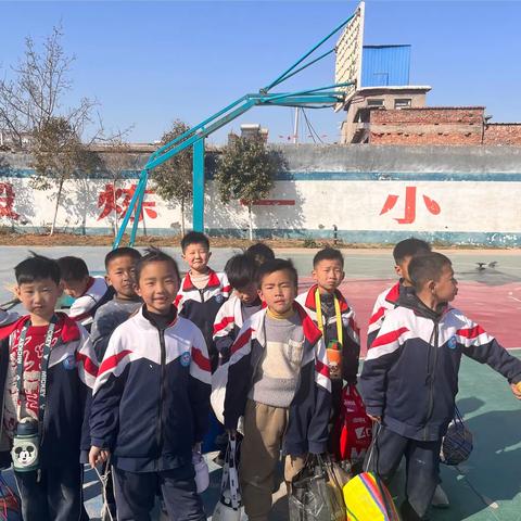 洪河屯第一中心小学篮球社团