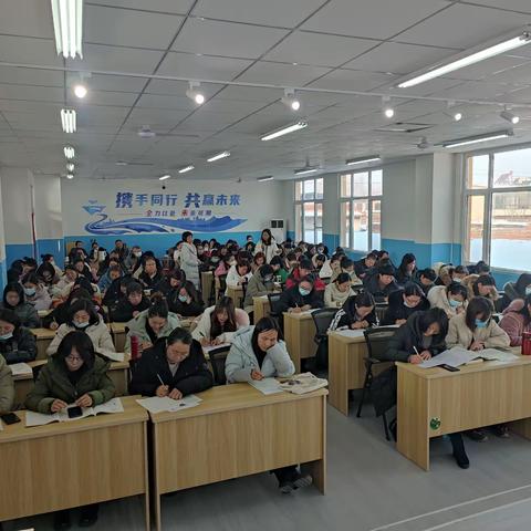 老河头镇总校组织小学数学复习教学研训活动