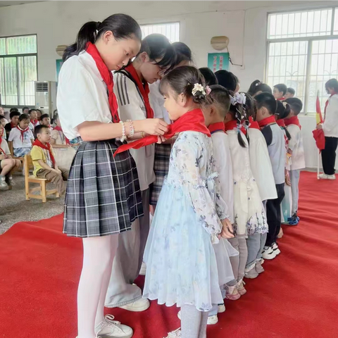 “我们的韶华映朝阳”雷小锋德育品牌“红领巾心向党，童心筑梦向未来” 杨桥小学少先队入队仪式 暨六一文艺汇演