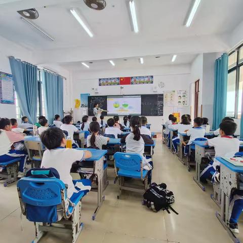 “英”你精彩，“季”动课堂——四年级英语Unit4 Wonderful seasons听评课纪实