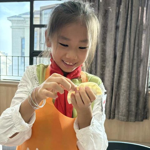 新华公学小学部家长进课堂：包饺子里的成长时光