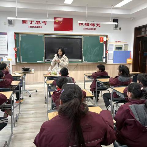 新华公学小学部家长进课堂—用心制作糖葫芦 甜甜蜜蜜一整年