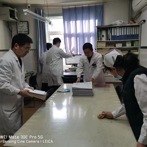 邯郸市第二医院老年医学科党支部开展“节后大扫除，展现工作新风貌”主题党日活动。