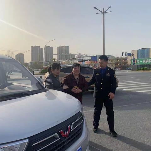 谢谢！谢谢你们把她送过来！