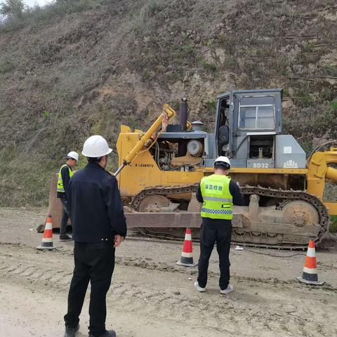 天水市生态环境局甘谷分局联合省检测机构对公司矿山非道路移动机械设备进行检测