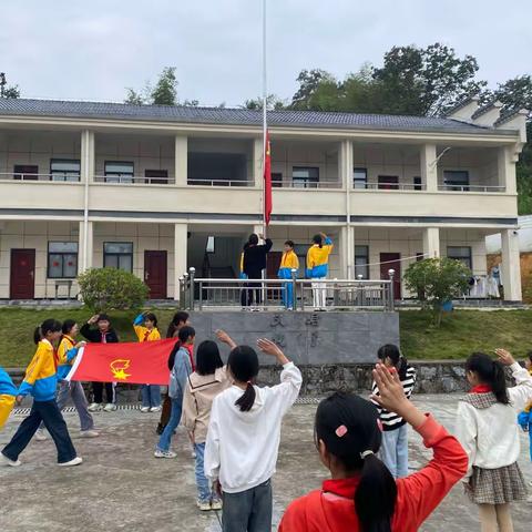 争做新时代好队员——程村小学少先队员入队仪式