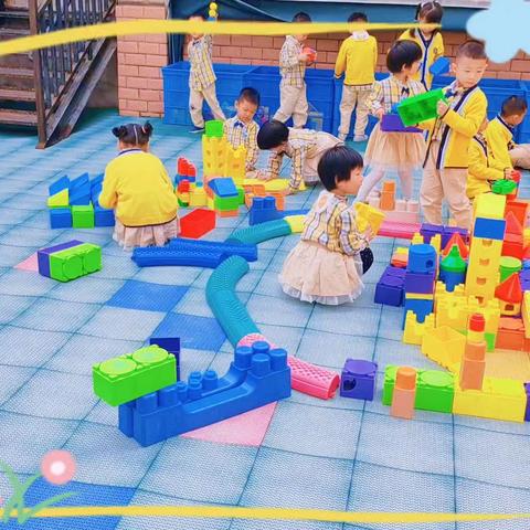 万象润禾幼儿园第十一周生活小花絮—中二班