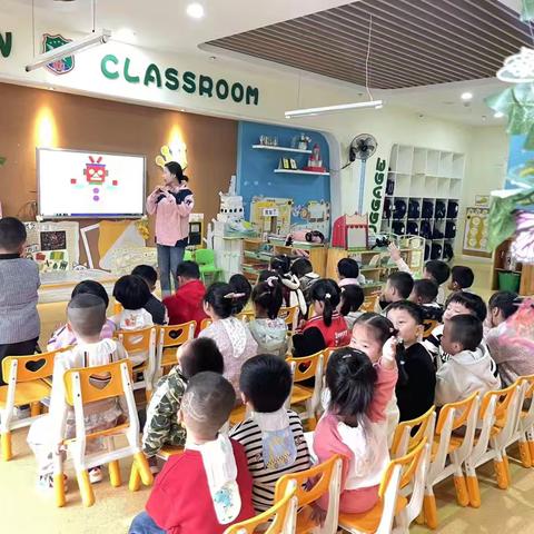 万象润禾幼儿园十五周生活小花絮—中二班