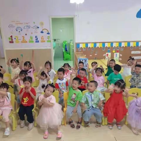 瑞恩幼儿园小五班九月份精彩回顾