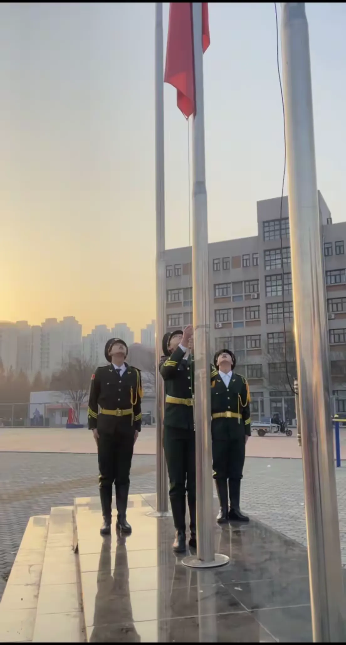 简篇-唐山劳动技师学院12月升旗仪式