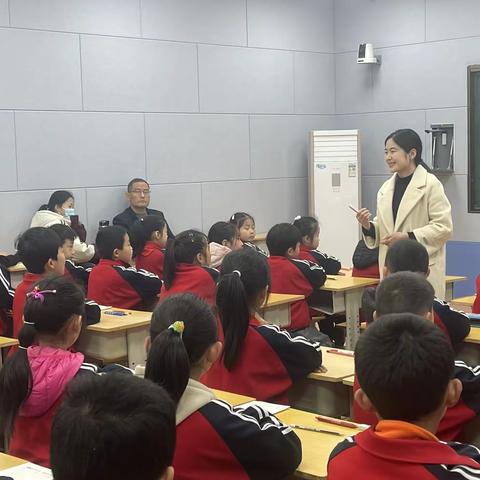 精磨书写教学技能，规范书写教学细节。﻿ ———浮来一小“写好字”研讨会