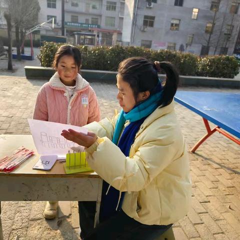 趣味闯关，童梦启航——杨桥教学点开展低年级非纸笔测试闯关活动。