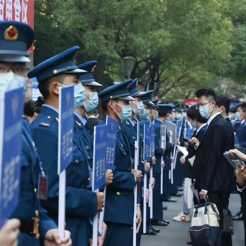 军队文职怎么样，和公务员事业编，国企相比？蔚蓝教育为你揭晓答案