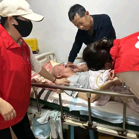 “关爱老年人，体检暖人心”——高陵区鹿苑卫生院党支部为行动不便的老人提供上门入户体检服务