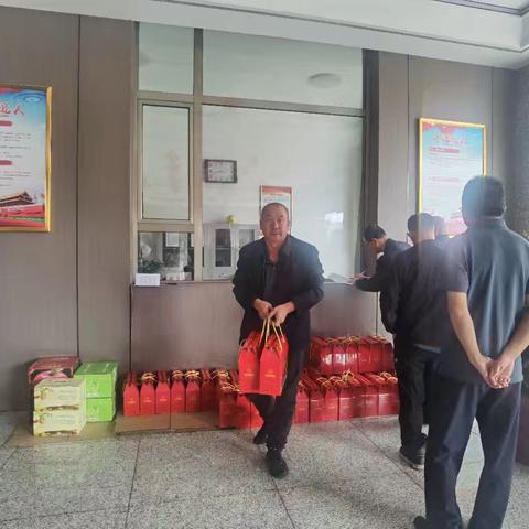 《中秋福利浓 感恩西易情》