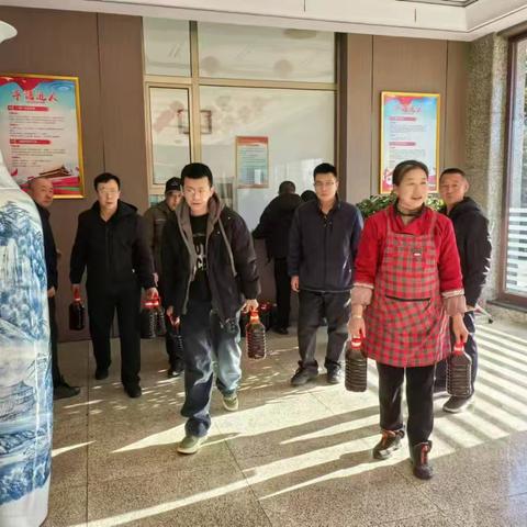 恭贺新春送祝福，幸福深感西易恩